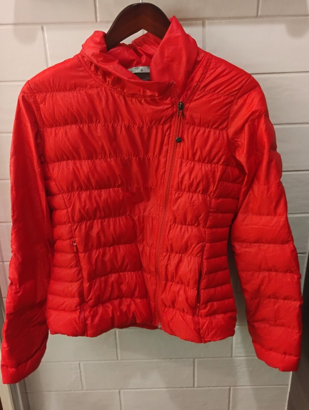 Athleta Women's Downalicious Asymmetrical Puffer Down Fill Jacket Sz M